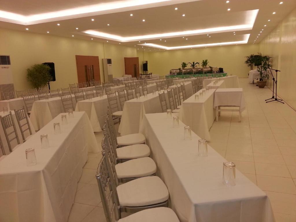 Parkway Hotel סוריגאו מראה חיצוני תמונה