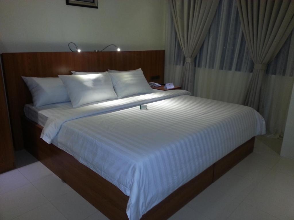 Parkway Hotel סוריגאו מראה חיצוני תמונה